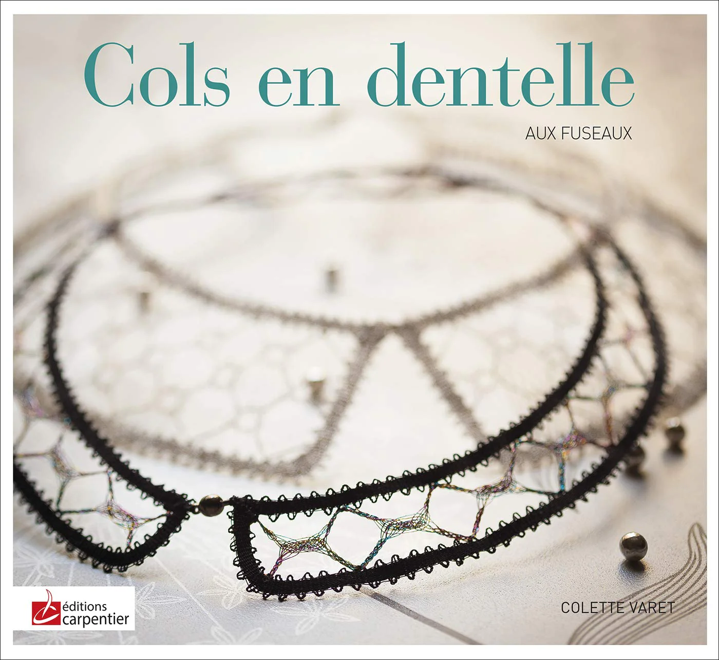 Cols en dentelle: Avec fuseaux